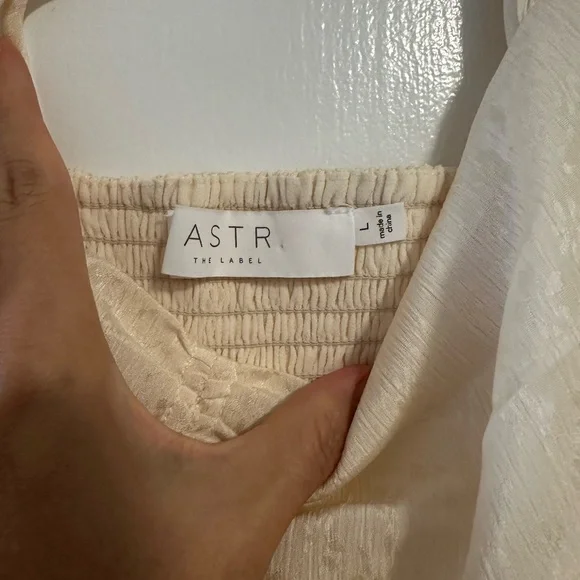 ASTR Cream Ruched Women's Top - Picture 2 of 5